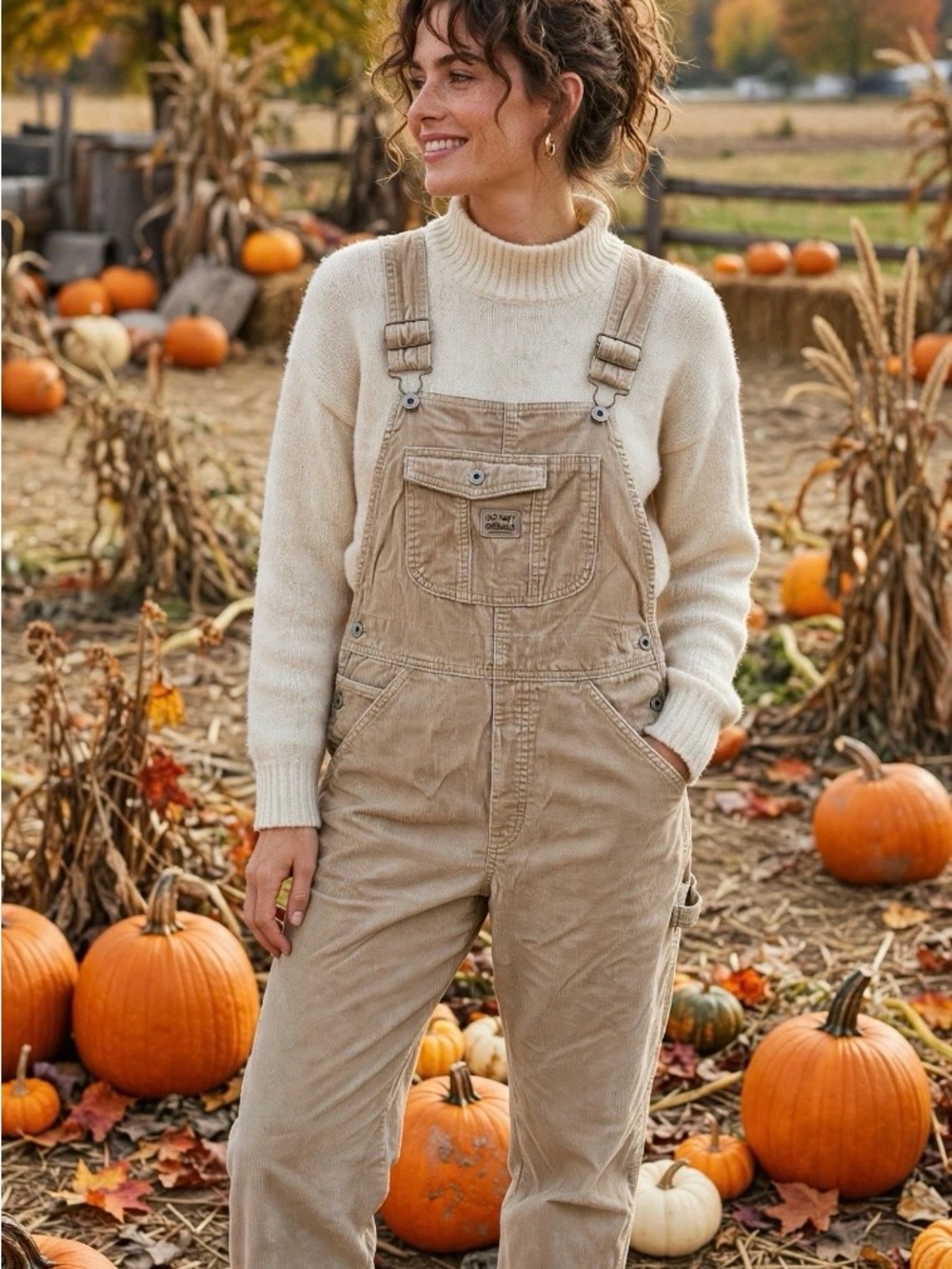 Vintage Y2K Old Navy Corduroy Overalls - Tan
Beige - Size S